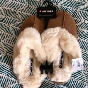 NWT faux fur lined slide slippers